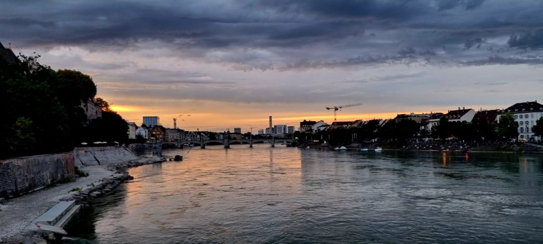 Stimmung nach dem Team Event mit den Gewinnern eines Leserwettbewerbs beim Drachenbootclub beider Basel